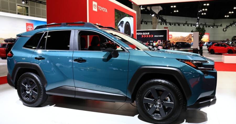 Toyota RAV4 Buyer’s Guide: Which Trim and Powertrain Is Right for You?